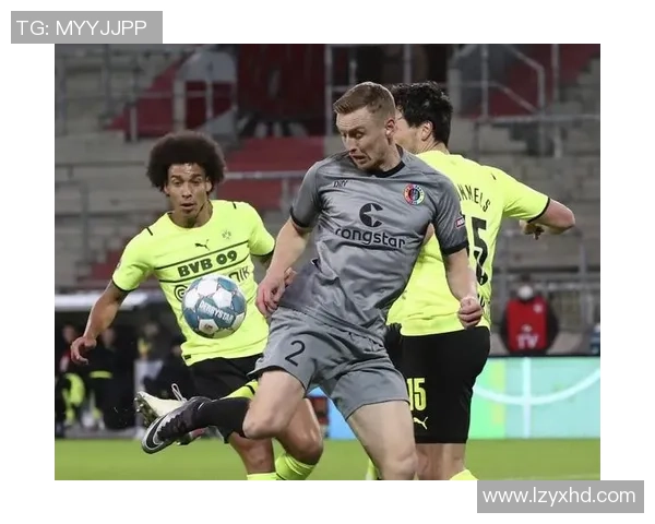 中超激战：多特蒙德逆转巴黎圣日耳曼引发争议判罚全场沸腾