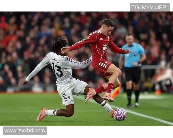 意甲激战：利物浦狂胜曼联六球大捷引发全场震动