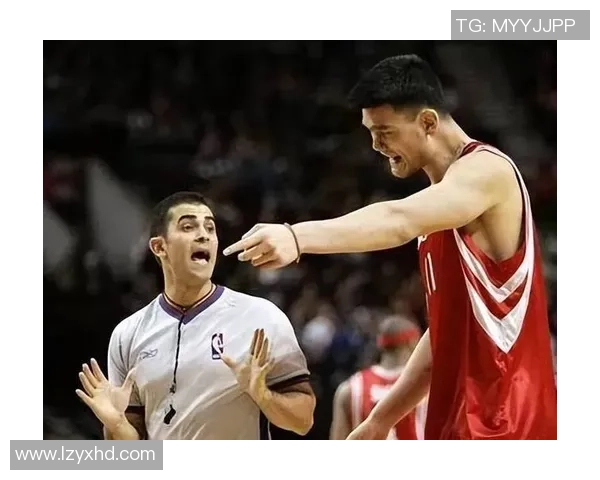 姚明与斯特恩亲密合照展现篮球传奇的友谊与荣耀