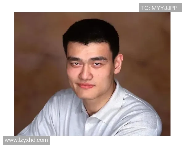 姚明如何克服身高优势在游泳中取得佳绩的独特技巧与训练方法探讨