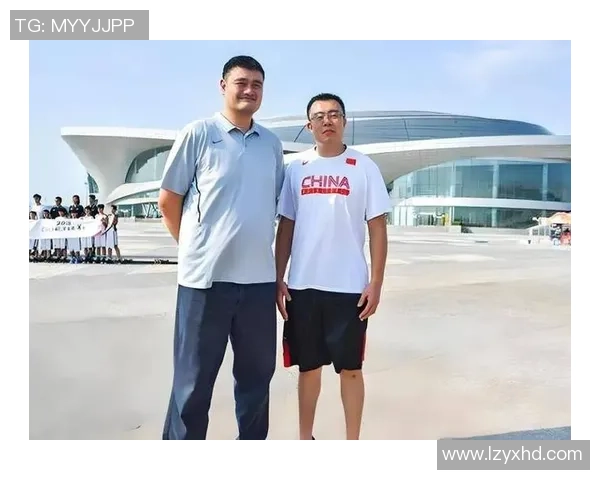 姚明退役后积极减肥重塑形象展现健康生活新风貌