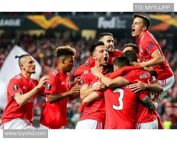 欧冠激战：本菲卡与皇马战成平局红牌事件引发全场热议与战术解析