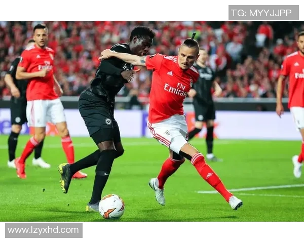 意甲精彩对决那不勒斯5-0战胜拜仁神扑瞬间引发全场狂欢分析战术布局