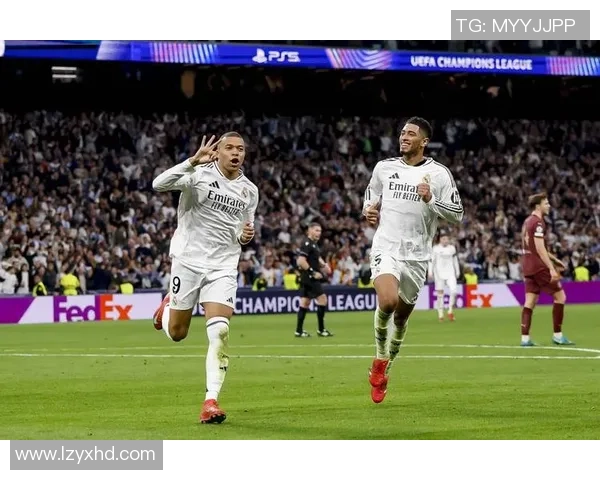 欧冠大战：那不勒斯狂胜皇马六比二乌龙球引爆全场激情瞬间