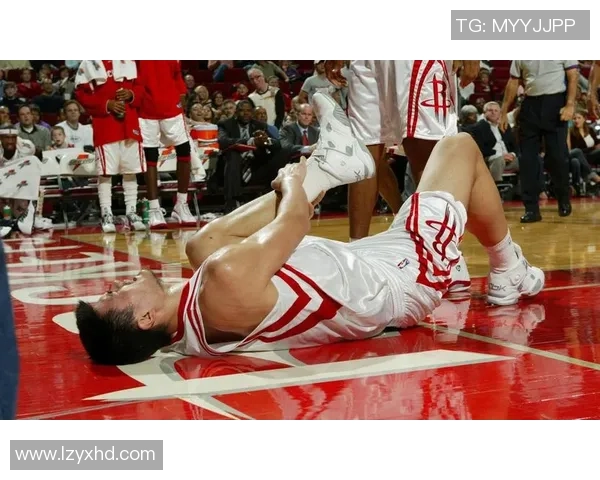 火箭姚明首战精彩回顾：巨人之路的起点与传奇的开始