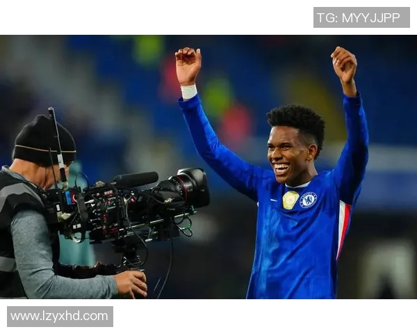 切尔西友谊赛大胜巴萨红牌事件引发全场热议与战术分析