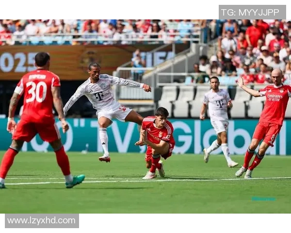 欧联杯惊天冷门本菲卡狂胜多特蒙德红牌事件引发全场热议