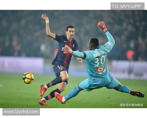 中超精彩对决皇马逆转巴黎圣日耳曼乌龙球成比赛转折点引发热议 中超精彩对决皇马逆转巴黎圣日耳曼乌龙球成比赛转折点引发热议