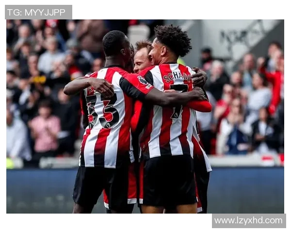 中超激战本菲卡逆转曼联争议判罚引发全场热议 中超激战本菲卡逆转曼联争议判罚引发全场热议