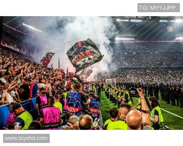 热刺主场大胜巴黎圣日耳曼三球横扫全场球迷激情四溢