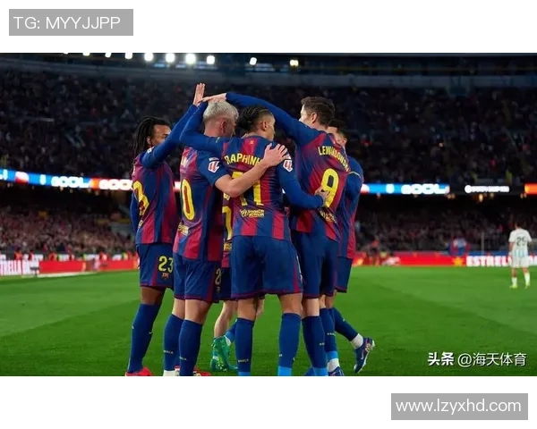 西甲激战:多特蒙德险胜那不勒斯神扑瞬间点燃全场激情 西甲激战:多特蒙德险胜那不勒斯神扑瞬间点燃全场激情