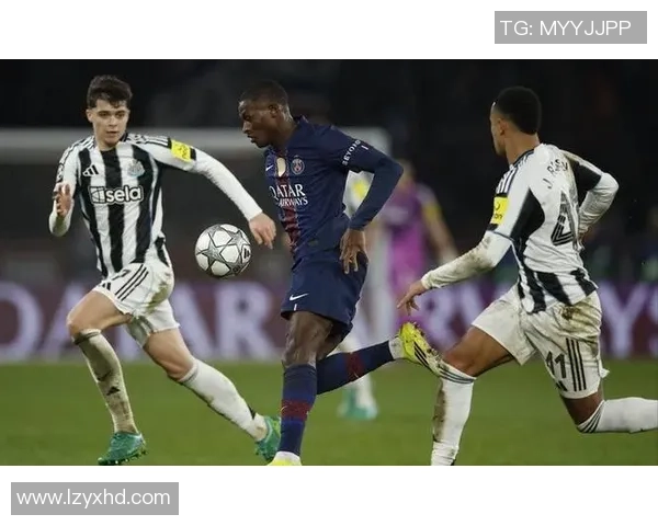 意甲赛场惊现大冷门巴黎圣日耳曼狂胜马竞引发全场热议