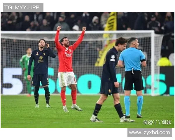 意甲激战利物浦逆转本菲卡四比三全场沸腾十大精彩进球回顾 意甲激战利物浦逆转本菲卡四比三全场沸腾十大精彩进球回顾