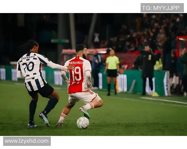 欧冠大战:那不勒斯狂胜国米五球引发全场热议与数据分析 欧冠大战:那不勒斯狂胜国米五球引发全场热议与数据分析