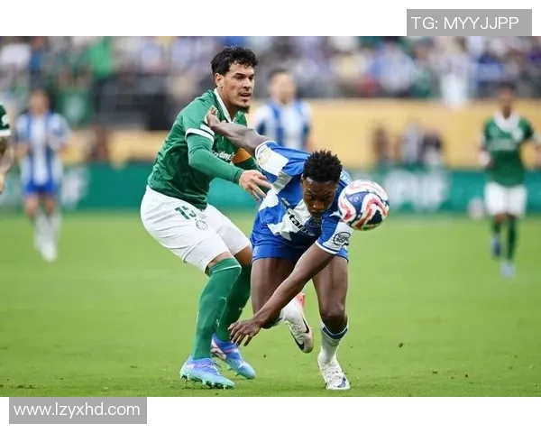 欧联杯精彩对决波尔图与那不勒斯战成平局乌龙球引发全场热烈反响