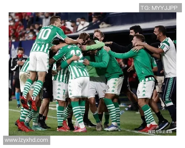 西甲焦点战曼联与AC米兰战平红牌事件引发全场热议 西甲焦点战曼联与AC米兰战平红牌事件引发全场热议